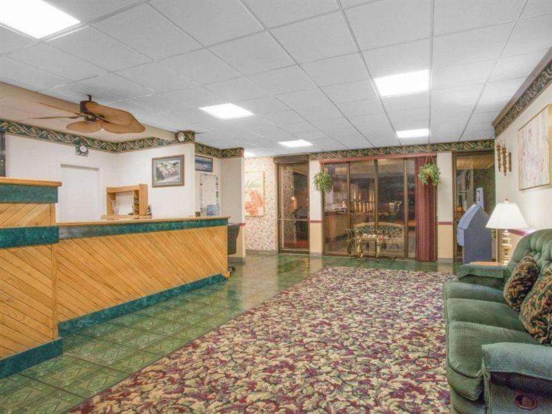Super 8 By Wyndham Carlisle North Motel Luaran gambar