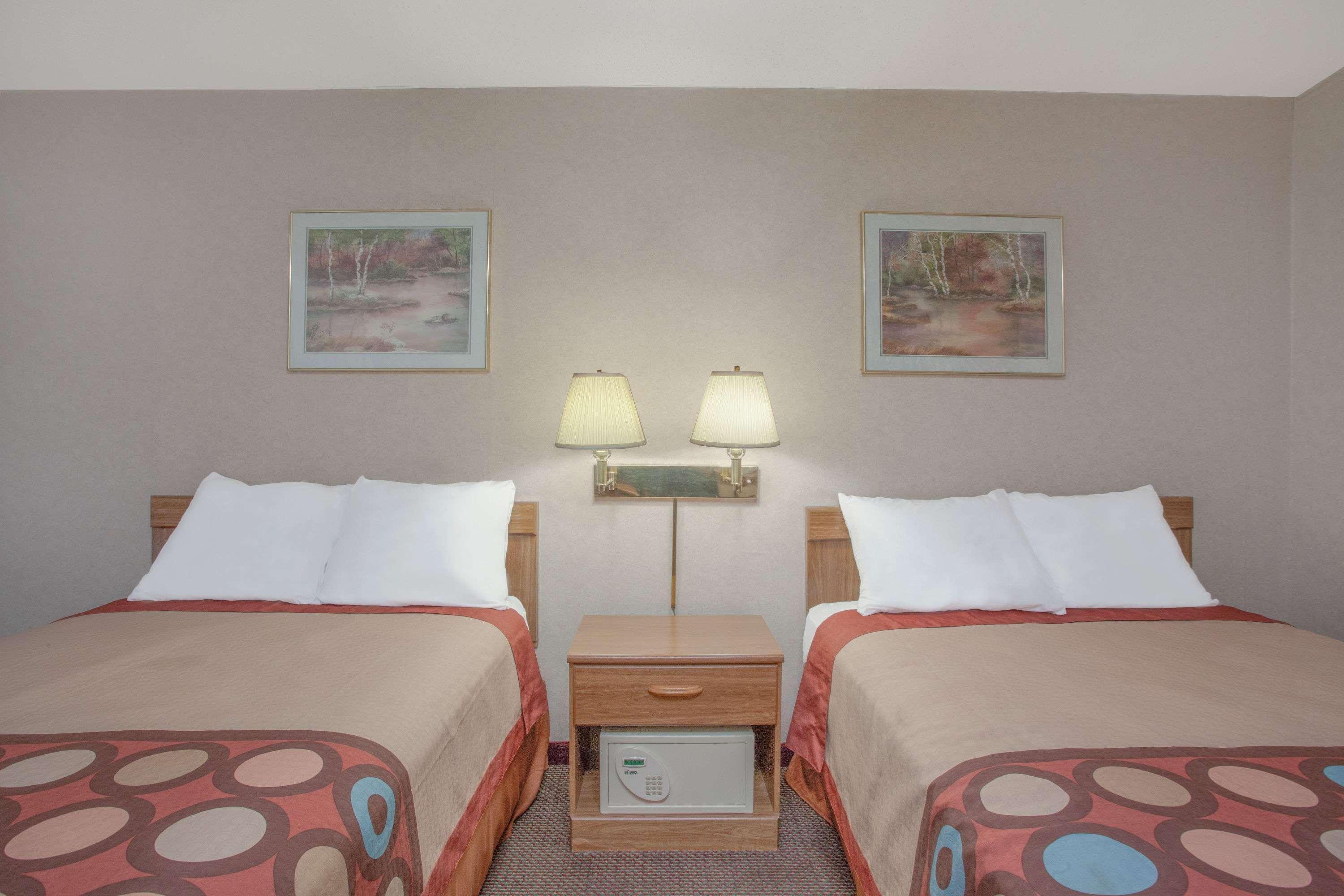 Super 8 By Wyndham Carlisle North Motel Luaran gambar