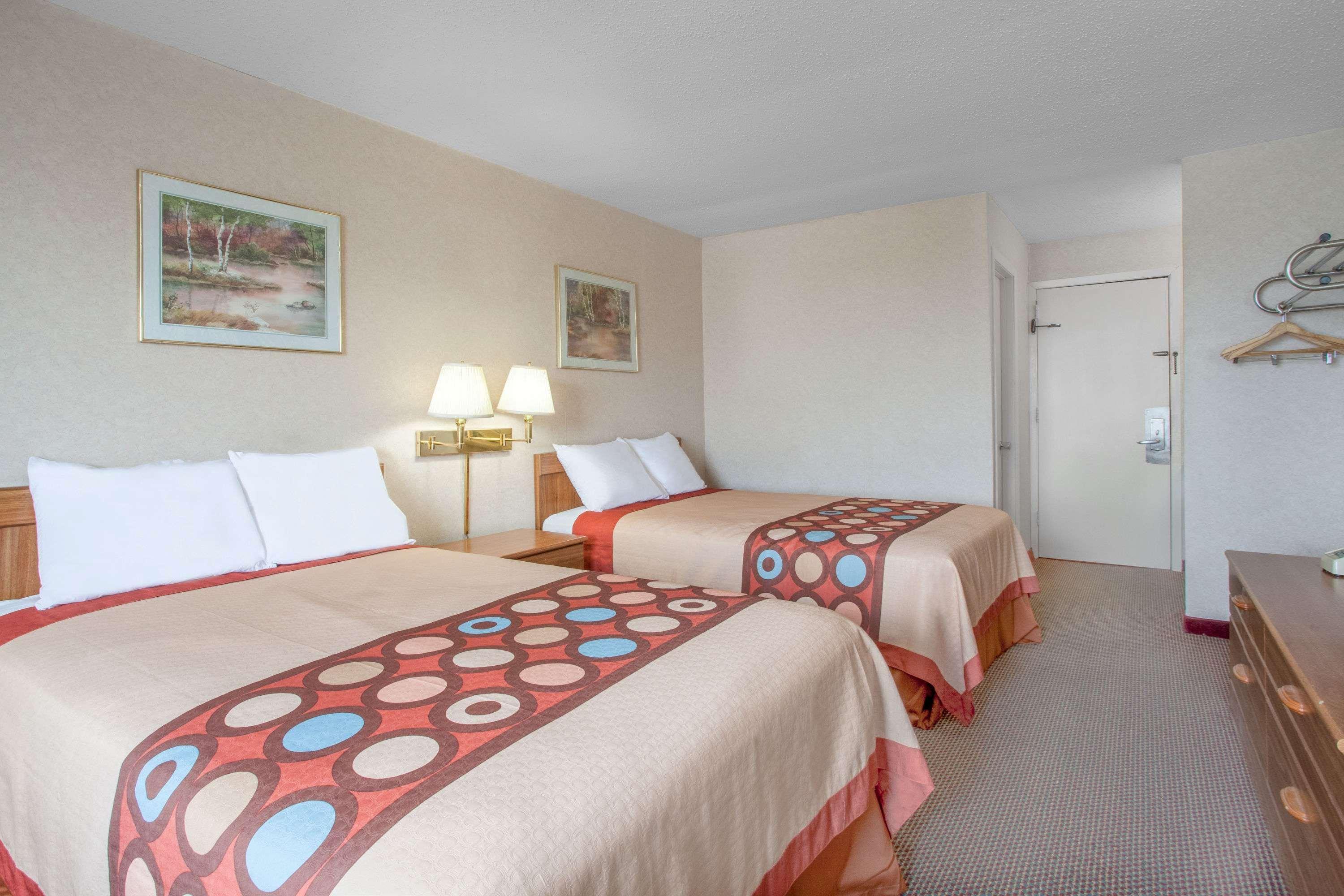 Super 8 By Wyndham Carlisle North Motel Luaran gambar