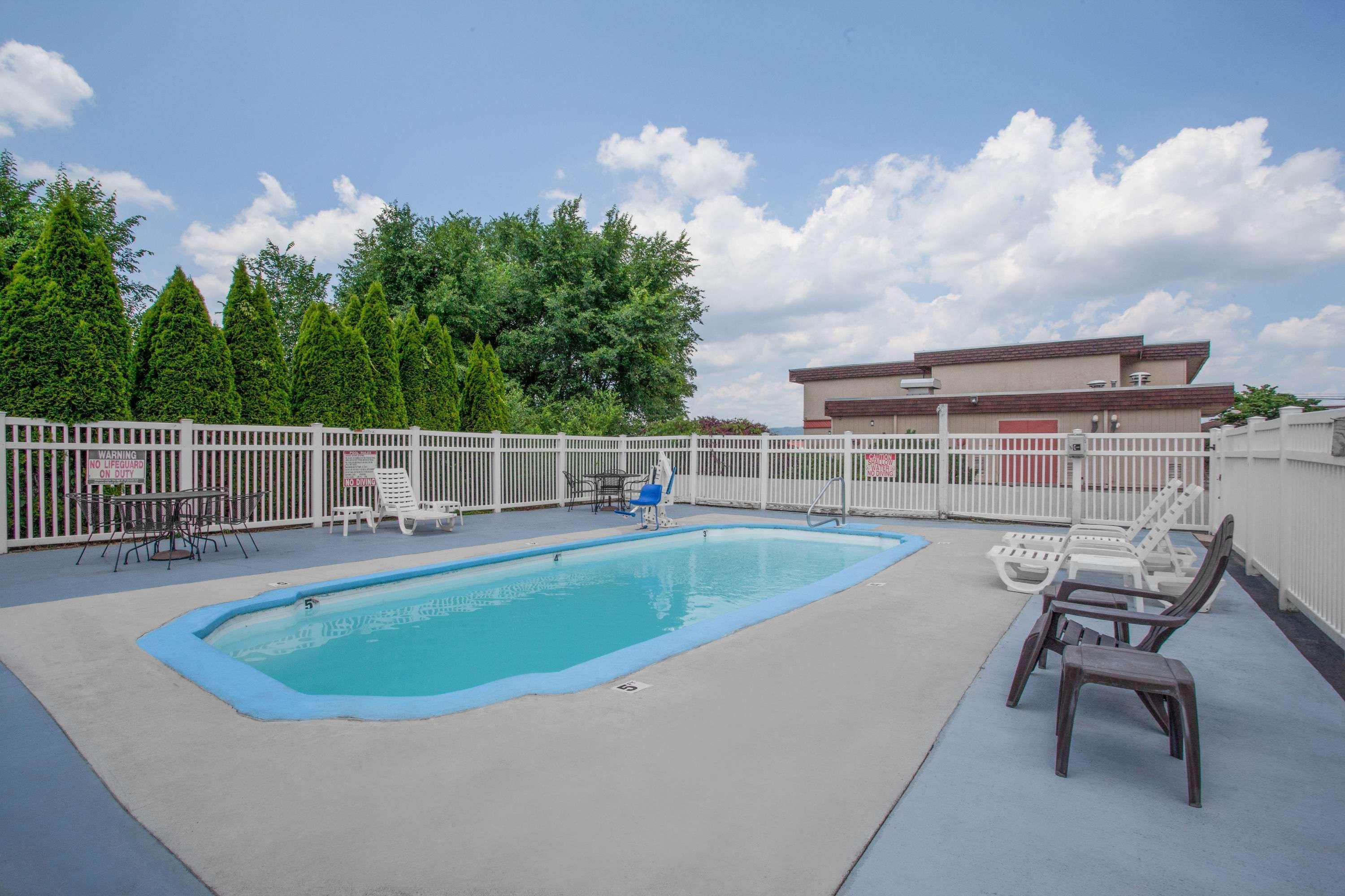 Super 8 By Wyndham Carlisle North Motel Luaran gambar