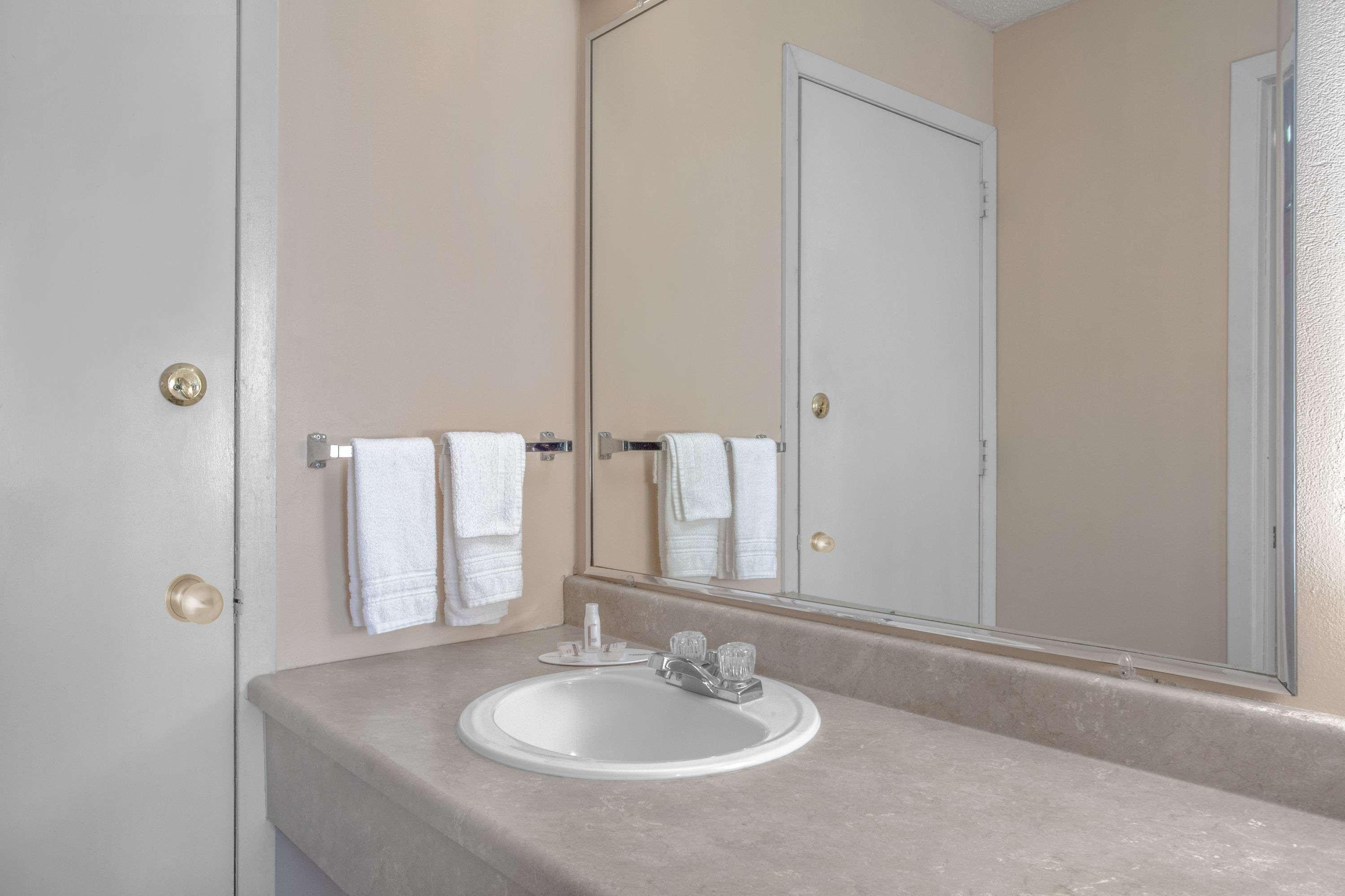 Super 8 By Wyndham Carlisle North Motel Luaran gambar